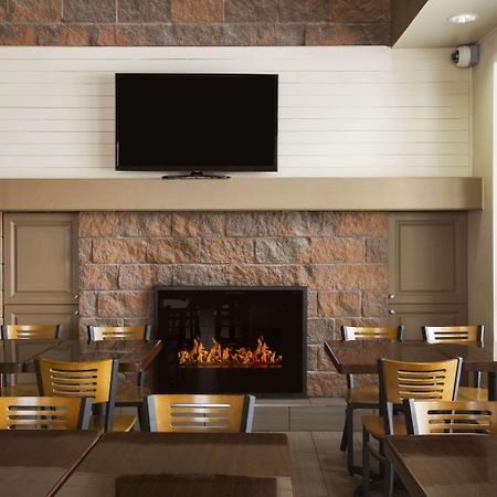 Super 8 By Wyndham Timmins On Hotel Екстериор снимка