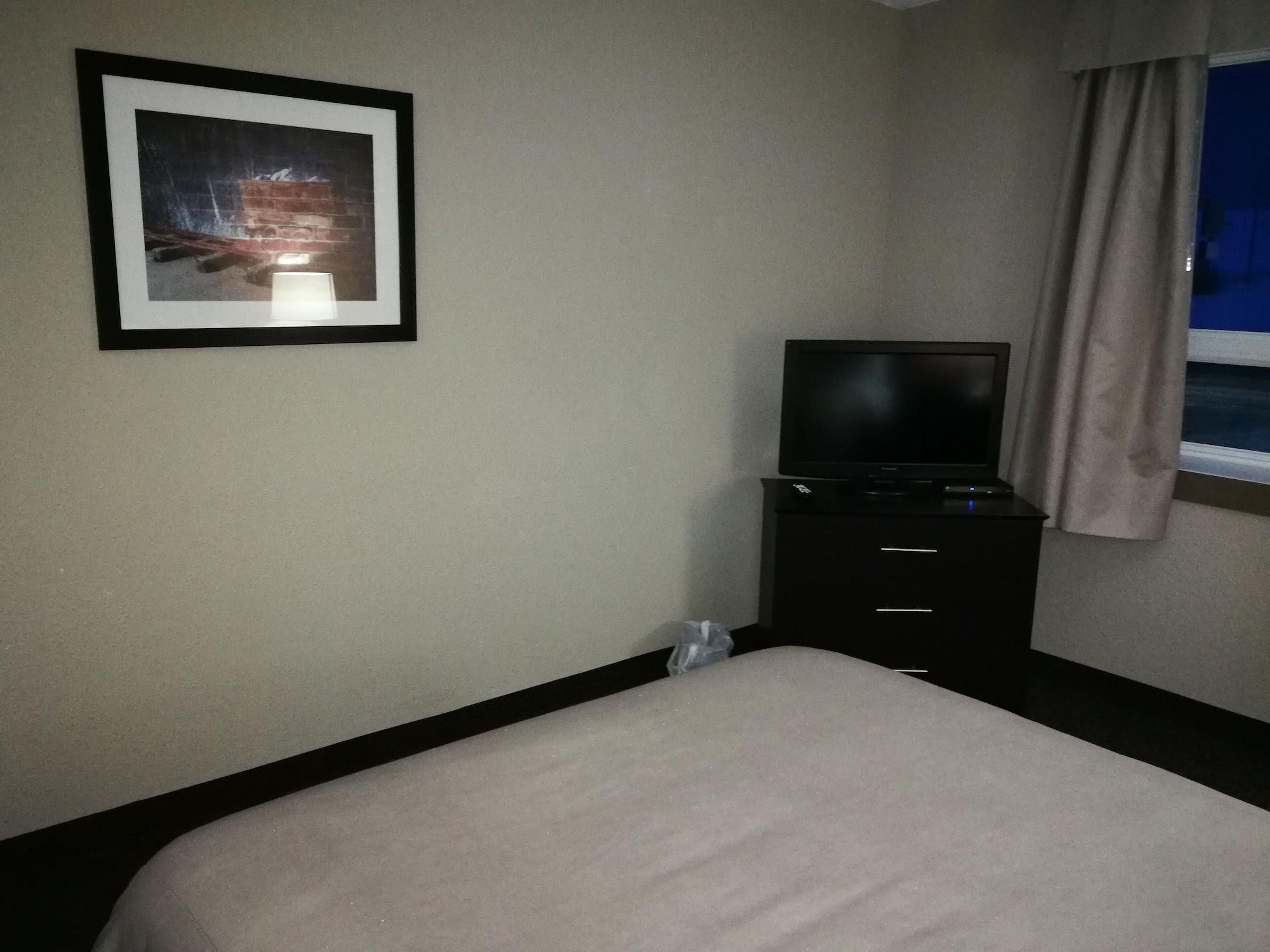 Super 8 By Wyndham Timmins On Hotel Екстериор снимка