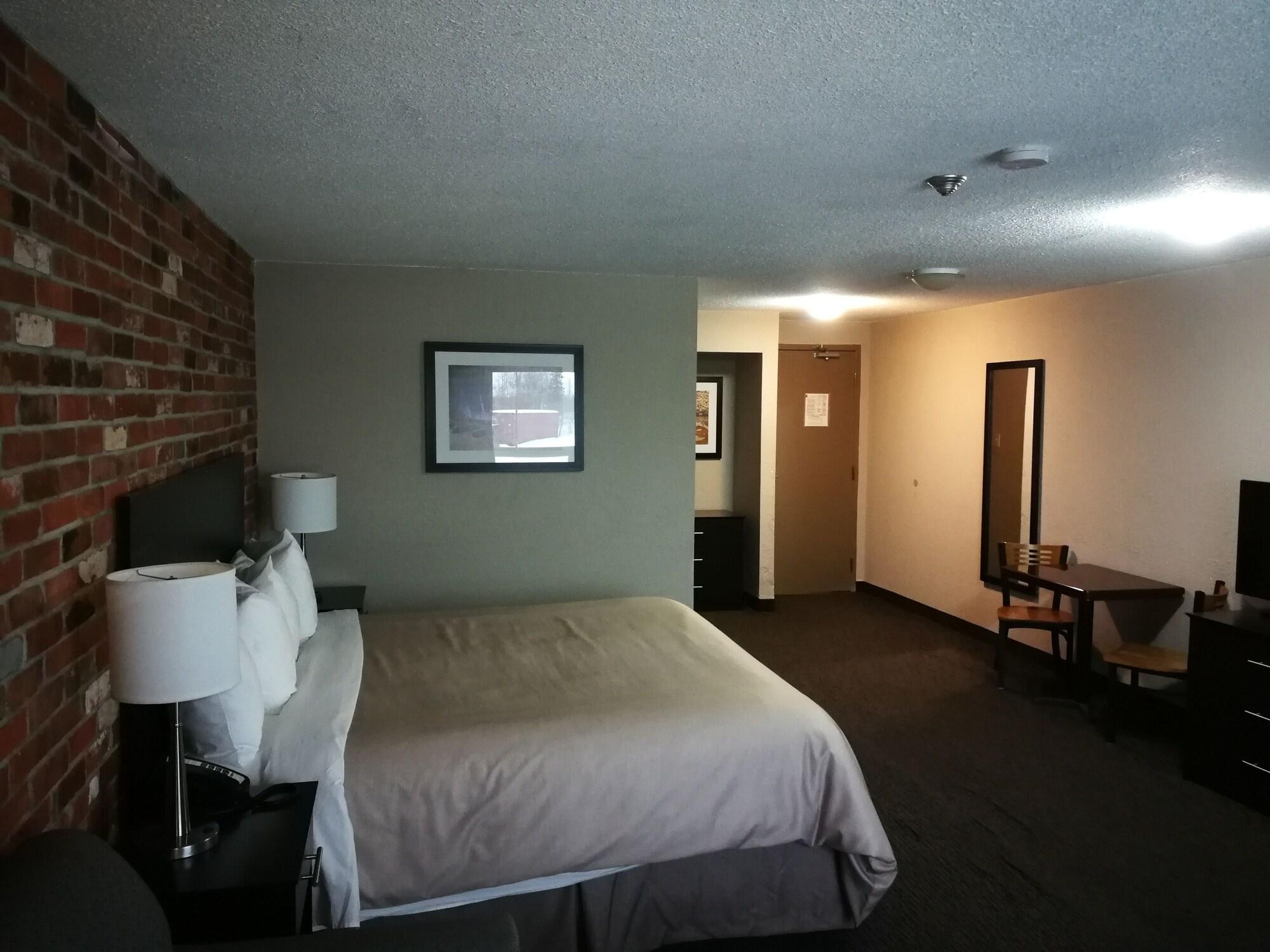 Super 8 By Wyndham Timmins On Hotel Екстериор снимка