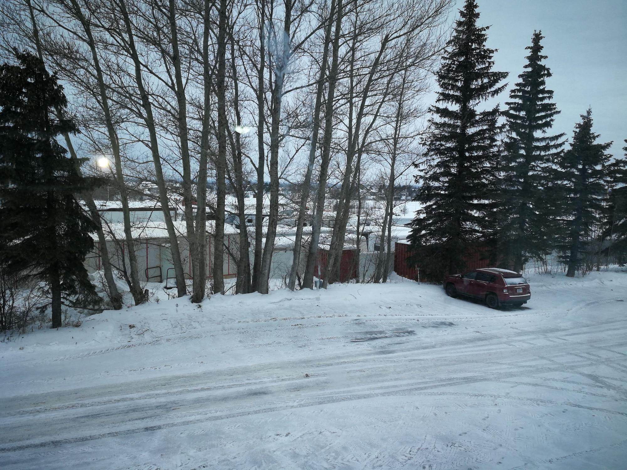 Super 8 By Wyndham Timmins On Hotel Екстериор снимка