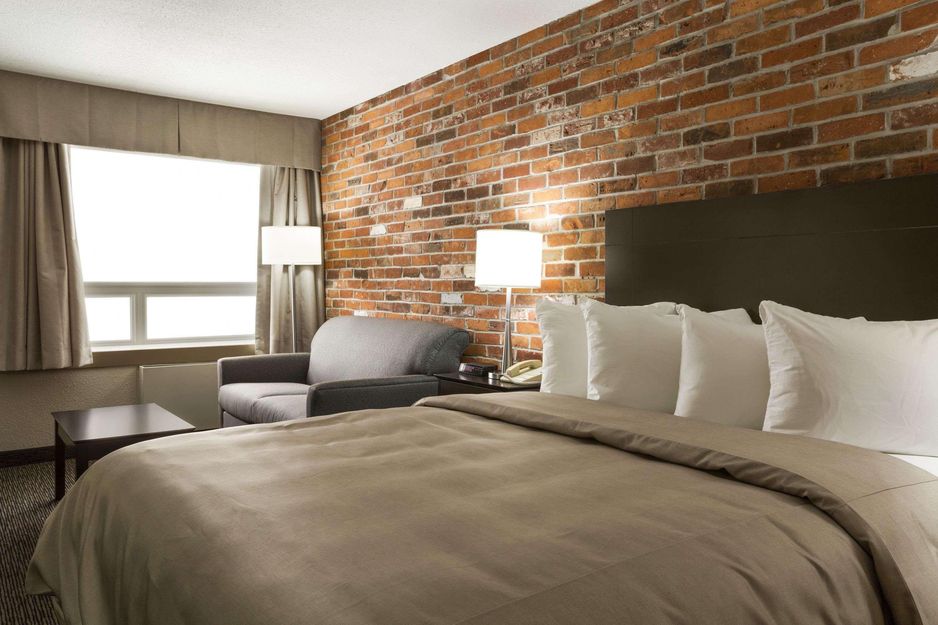 Super 8 By Wyndham Timmins On Hotel Екстериор снимка