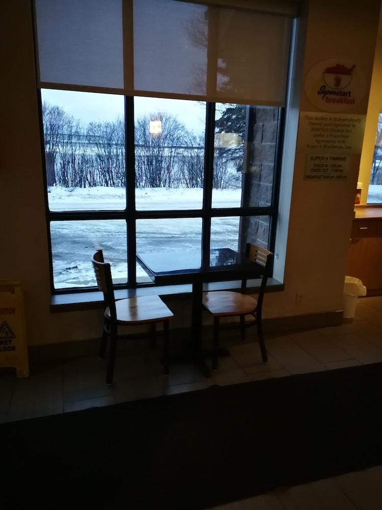 Super 8 By Wyndham Timmins On Hotel Екстериор снимка