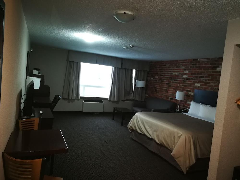 Super 8 By Wyndham Timmins On Hotel Екстериор снимка