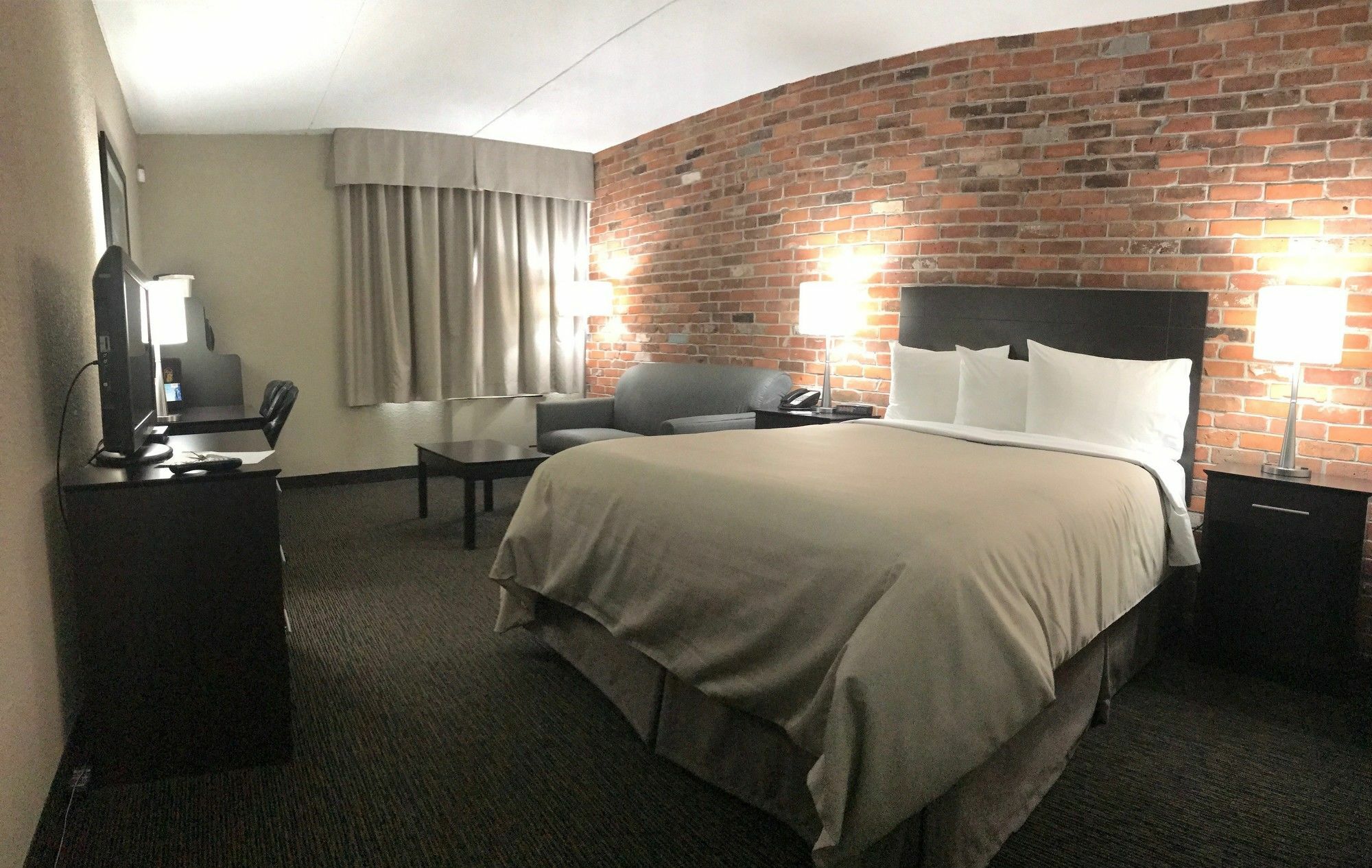 Super 8 By Wyndham Timmins On Hotel Екстериор снимка